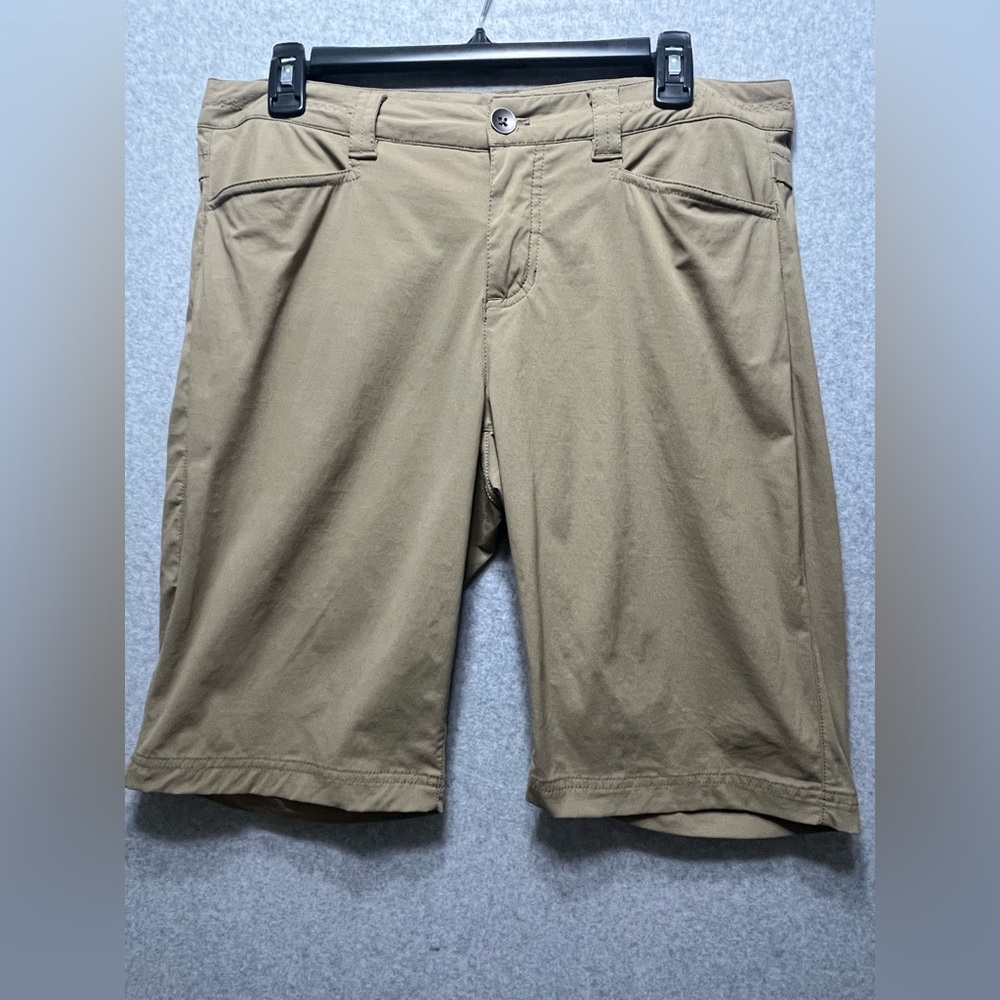 L.L Bean Women’s 8 Performance Shorts Khaki Tan Hiking Travel